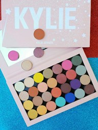 تصویر سایه چشم مغناطیسی 28 رنگ کایلی KYLIE