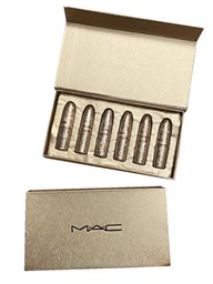 نمایش جزئیات برای پک رژلب جامد طرح طلایی مک MAC تصویر پک رژلب جامد طرح طلایی مک MAC