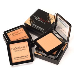 نمایش جزئیات برای پنکک الماسی هدی بیوتی Huda Beauty تصویر پنکک الماسی هدی بیوتی Huda Beauty