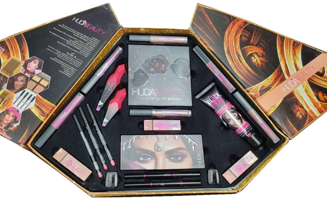 تصویر پک کامل آرایشی هدی بیوتی Huda Beauty